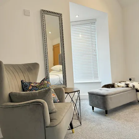 Eagles Cottage, 3 - Bed, Sleeps 6, Pets Welcome - *