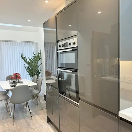 Eagles Cottage, 3 - Bed, Sleeps 6, Pets Welcome - *