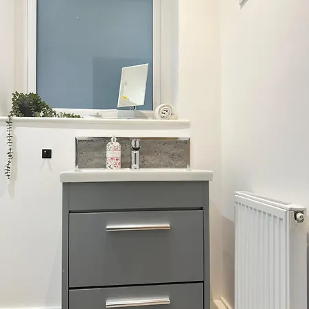 Nyaraló Eagles Cottage, 3 - Bed, Sleeps 6, Pets Welcome - Ulverston
