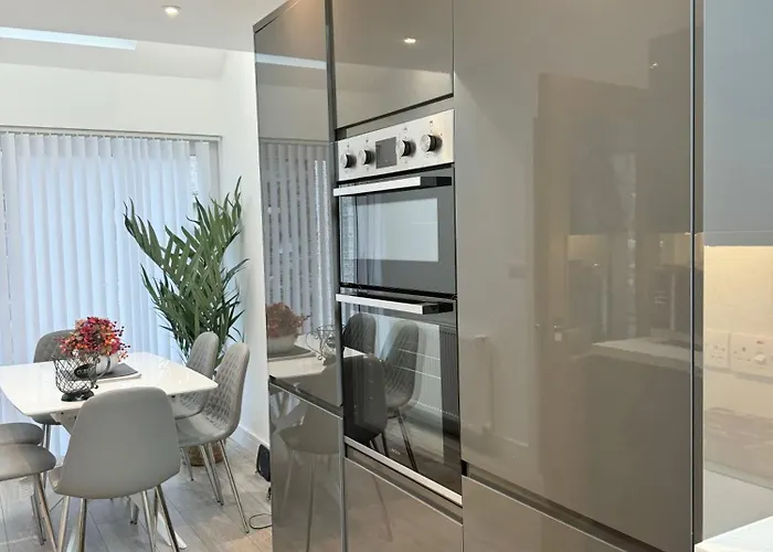 Eagles Cottage, 3 - Bed, Sleeps 6, Pets Welcome - *