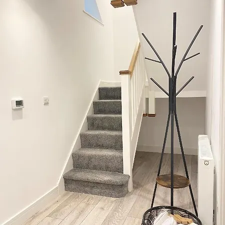 Eagles Cottage, 3 - Bed, Sleeps 6, Pets Welcome - 울버스톤