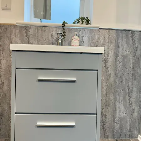 Eagles Cottage, 3 - Bed, Sleeps 6, Pets Welcome -